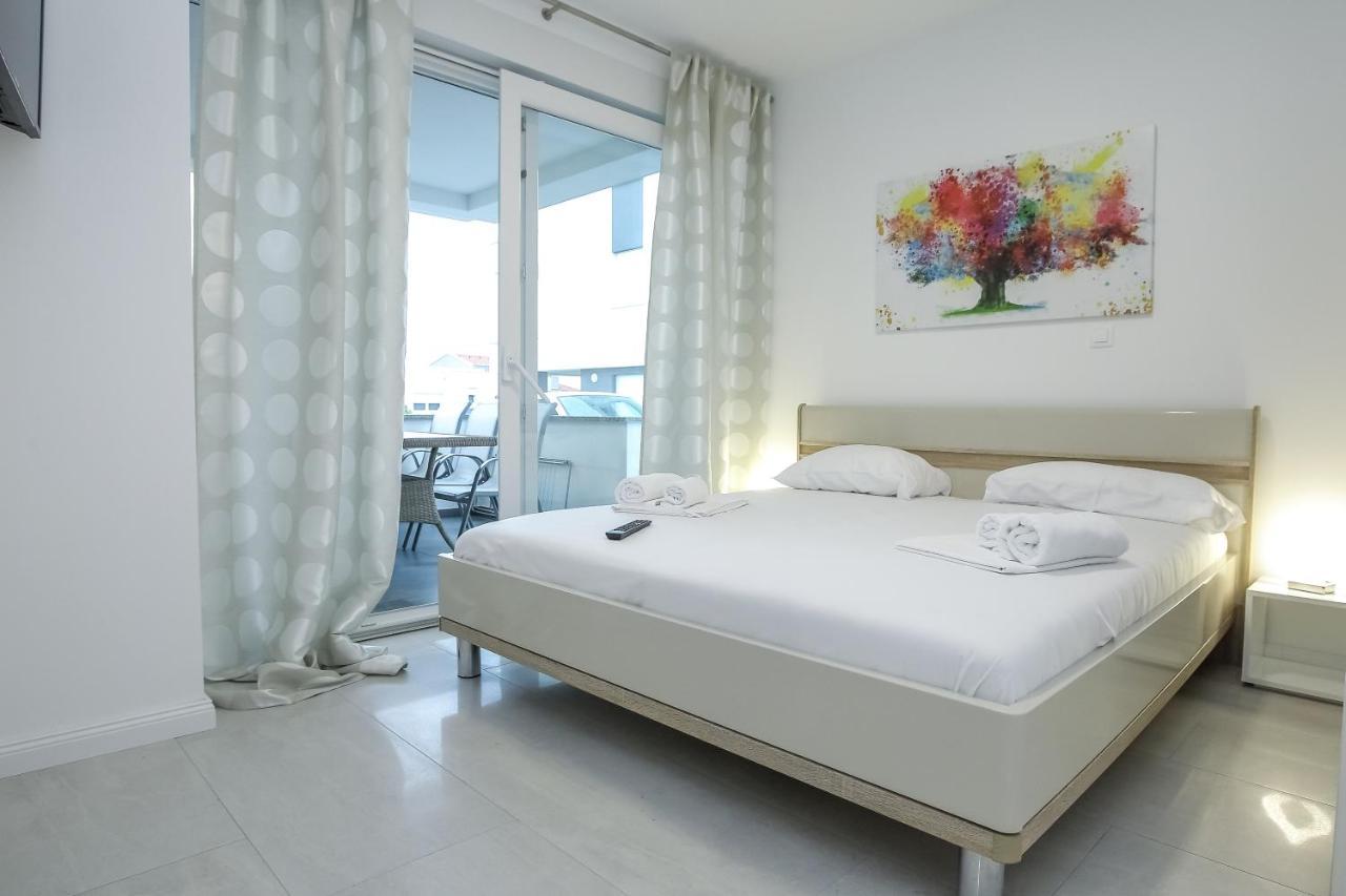 Apartments Tomana Новалья Экстерьер фото