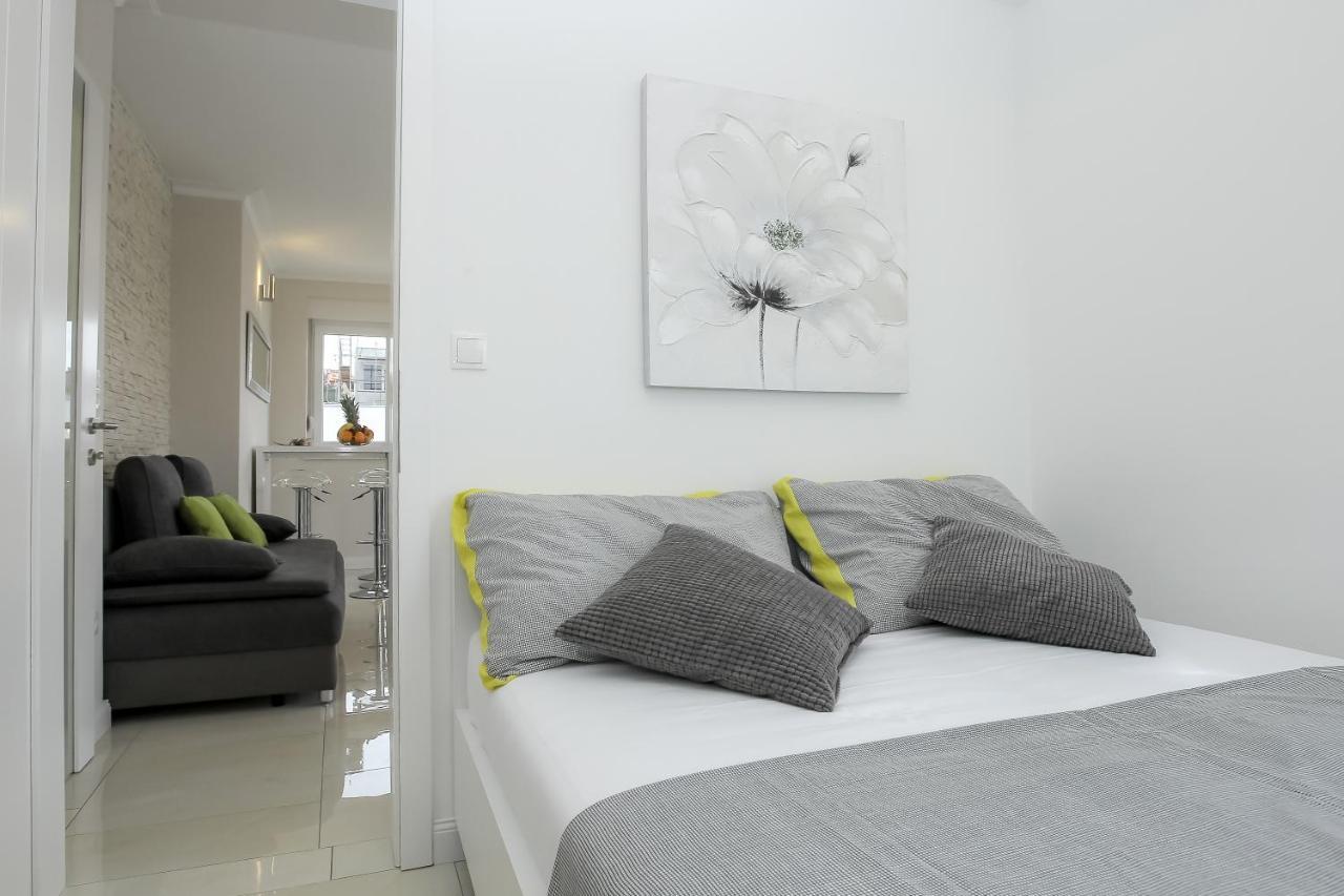 Apartments Tomana Новалья Экстерьер фото