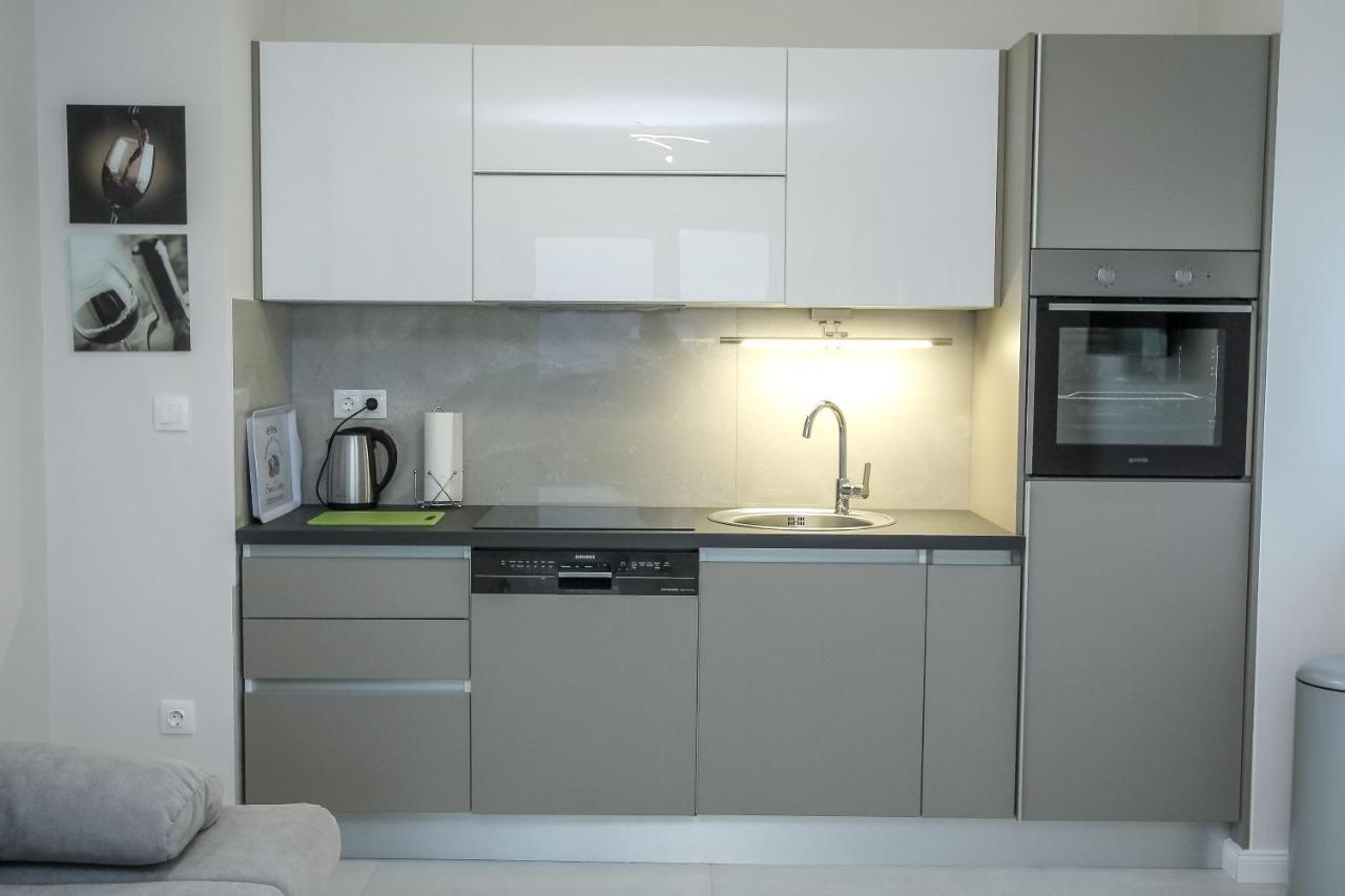 Apartments Tomana Новалья Экстерьер фото