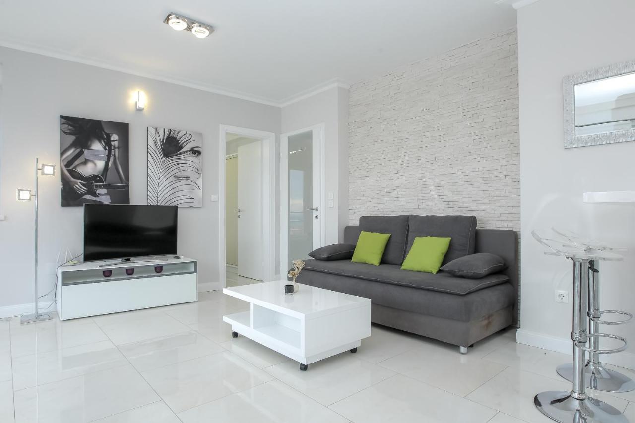 Apartments Tomana Новалья Экстерьер фото