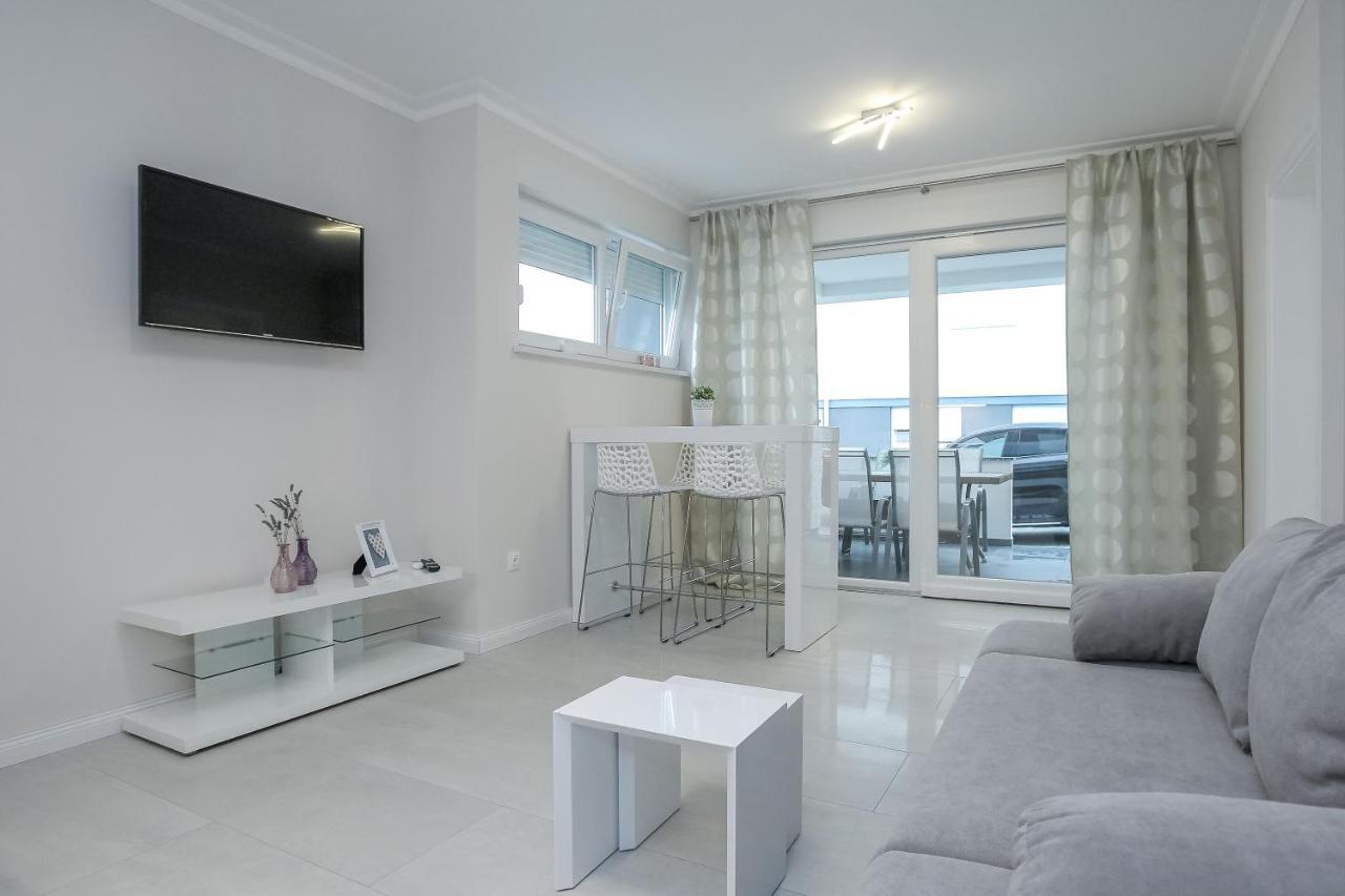 Apartments Tomana Новалья Экстерьер фото