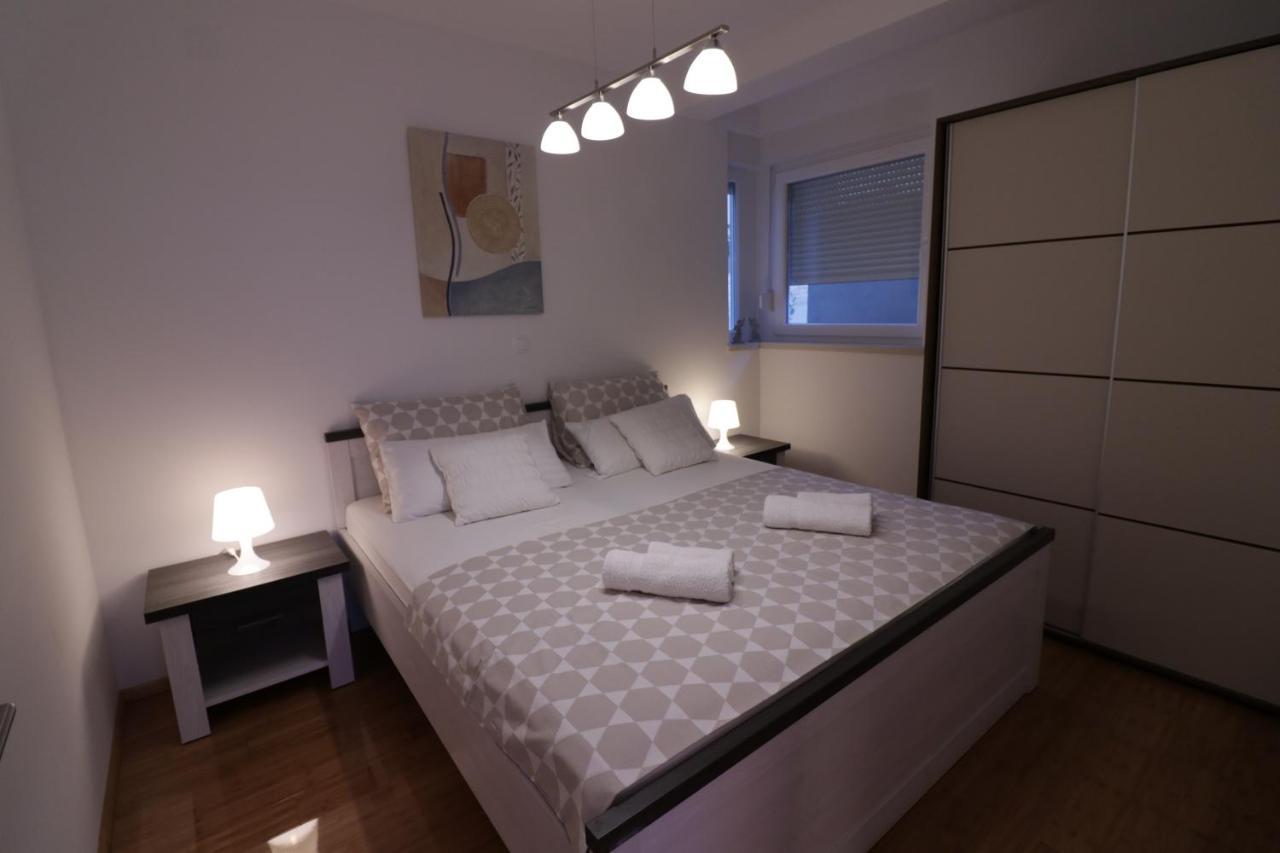 Apartments Tomana Новалья Экстерьер фото